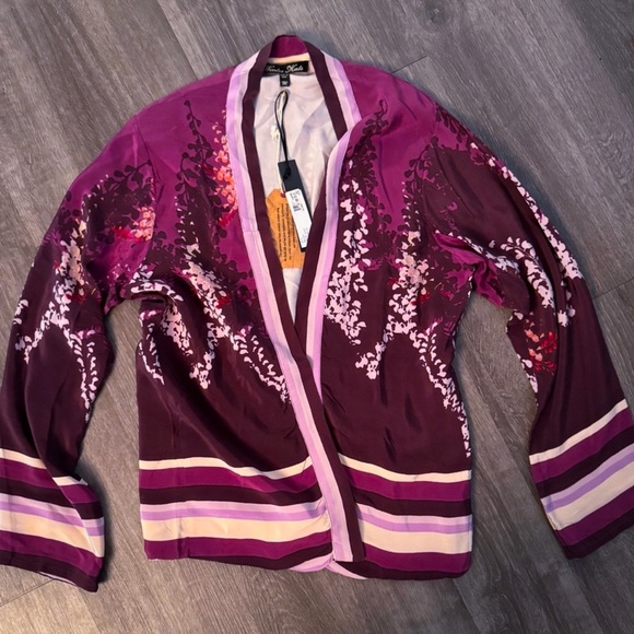 Winter Kate Opy Floral Silk Kimono in Wildwood - Picture 3 of 7